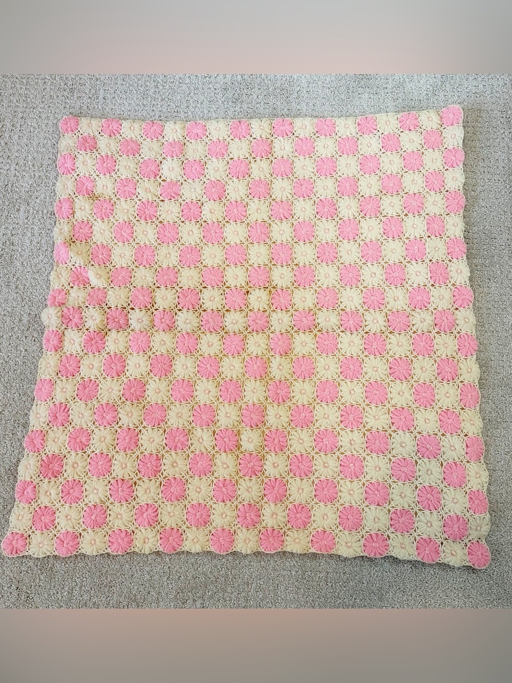 Vintage Crochet Daisy Puff Flower Afghan Pink White Baby Crib Bassinette Soft
